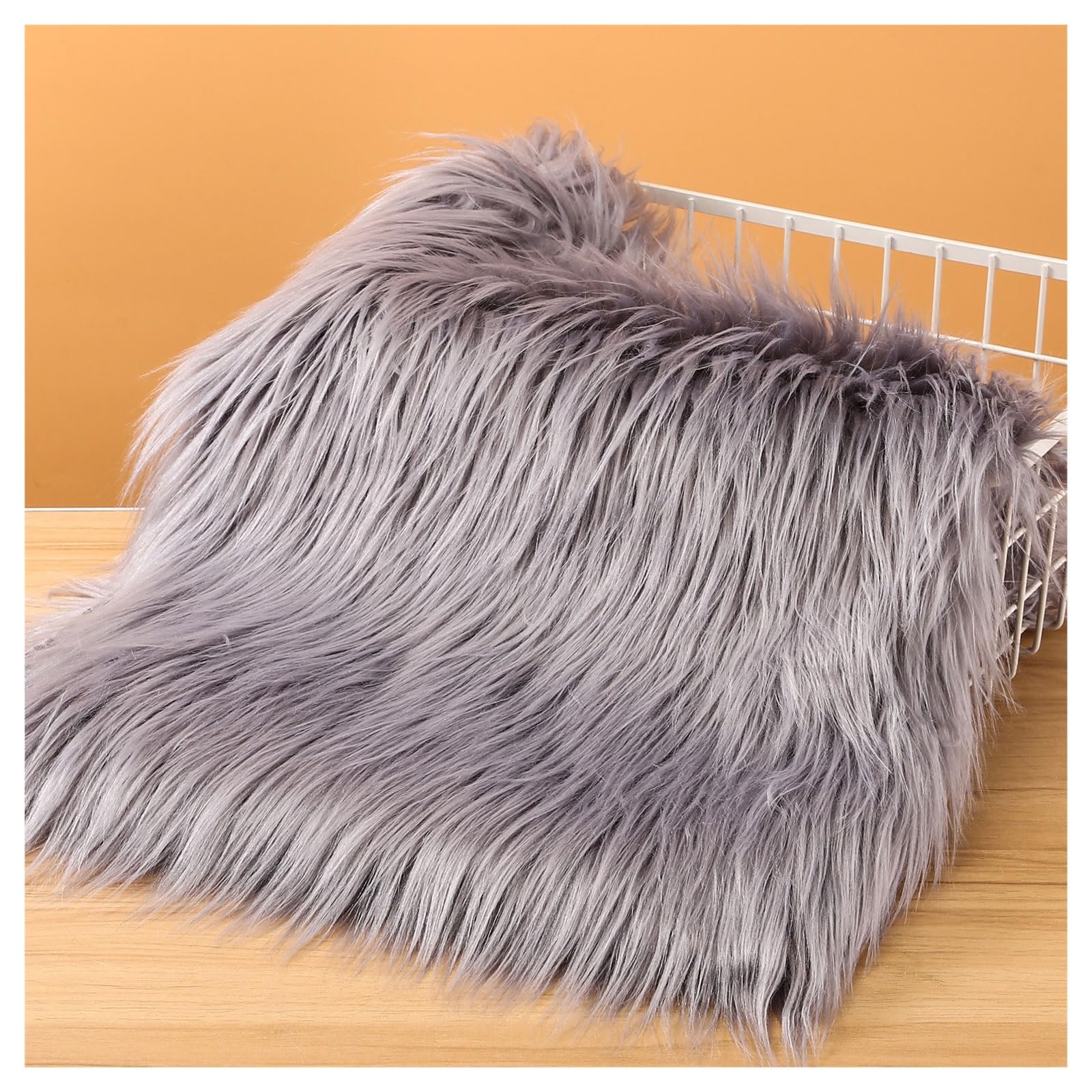 Amazon | 長毛ファー 毛足長は約9cm ロングパイルフェイクファー素材